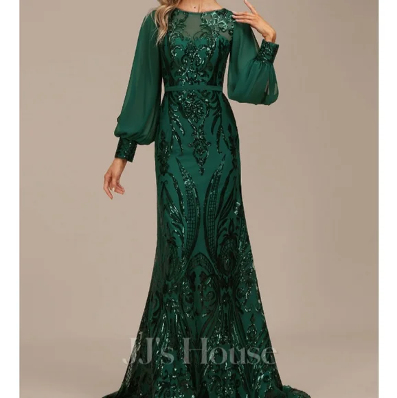 Green Gown with Sleeves | Color: Green | Size: 0 | Regeltzer's Closet Green Gown with Sleeves | Color: Green | Size: 0 | Regeltzer's Closet